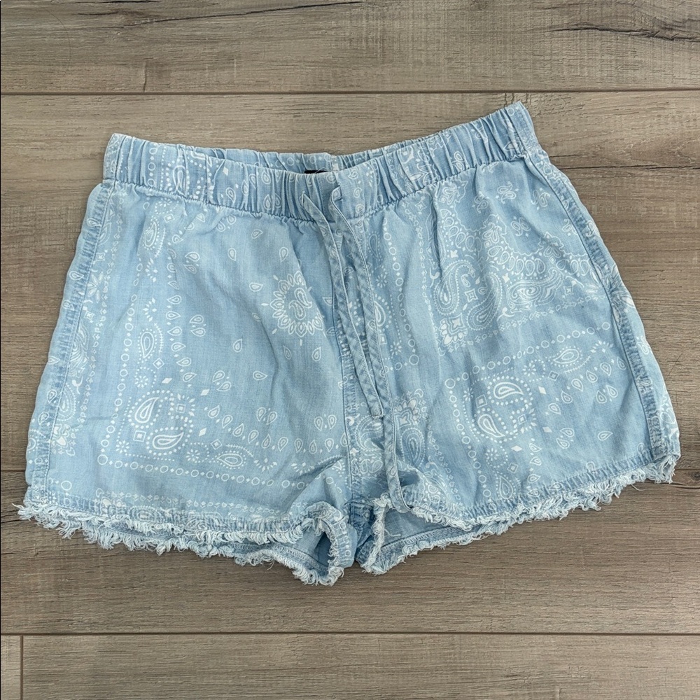 Tahari Denim Blue Paisley Jean Shorts